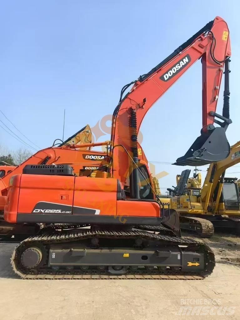 Doosan DX 225 LC Bageri guseničari