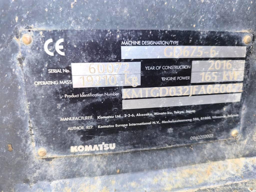 Komatsu GD 675-6 Grejderi
