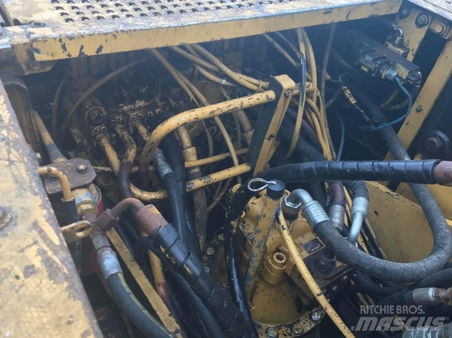 CAT 320 B Bageri guseničari