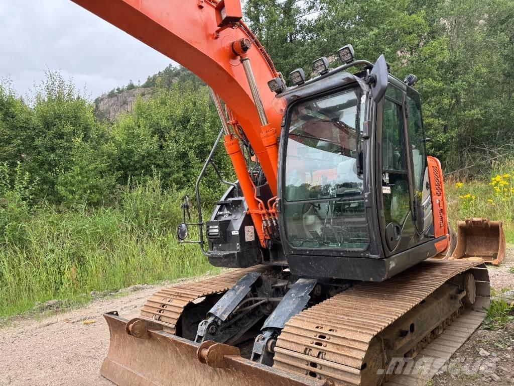 Hitachi ZX135USBL-6 Bageri guseničari