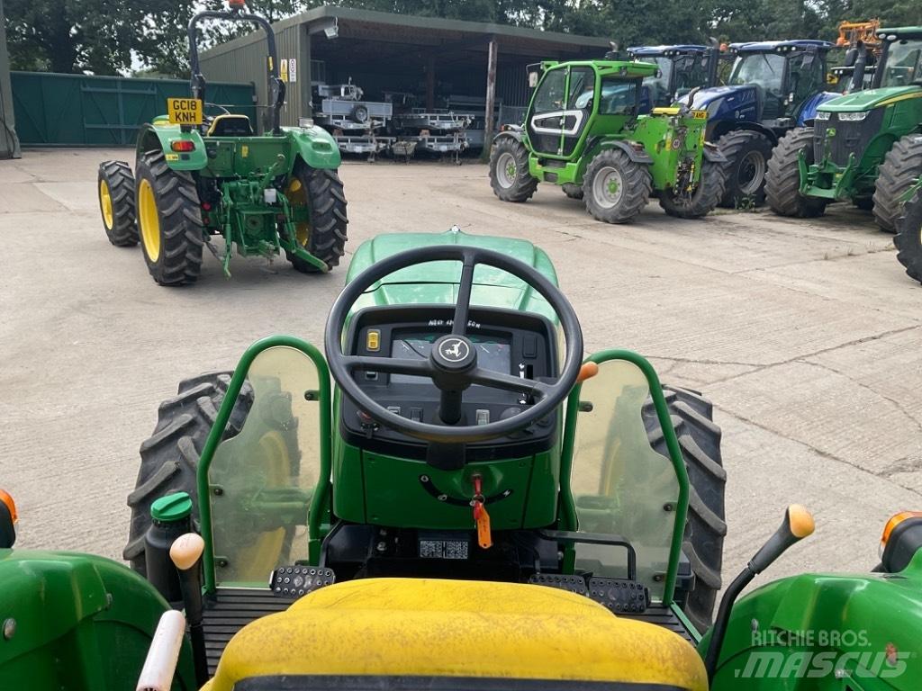 John Deere 5050E Traktori