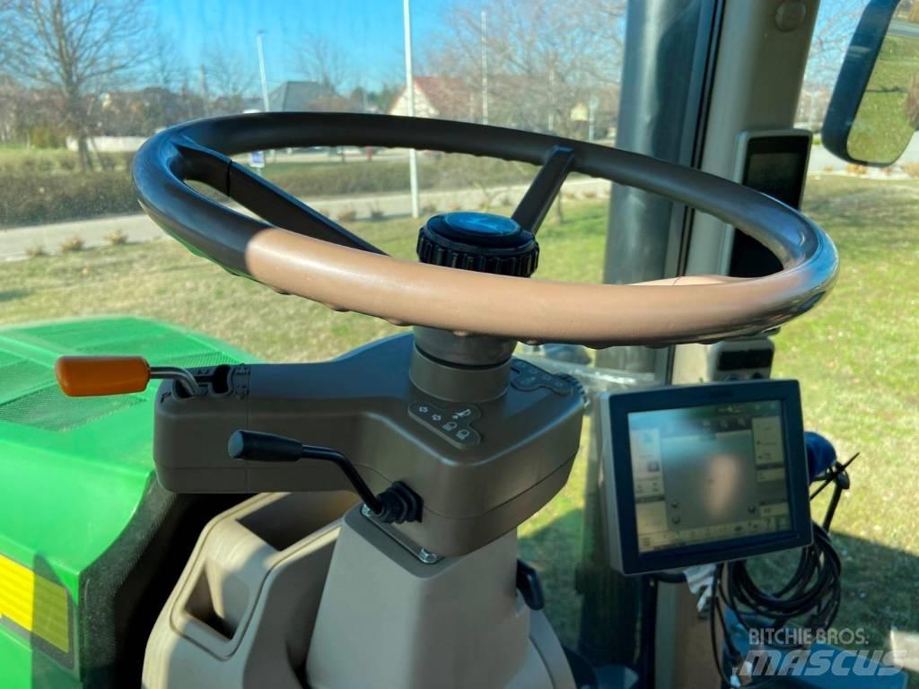 John Deere 7230 R Traktori