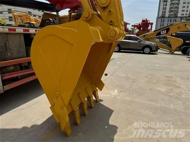 Komatsu PC 220-8 Bageri guseničari