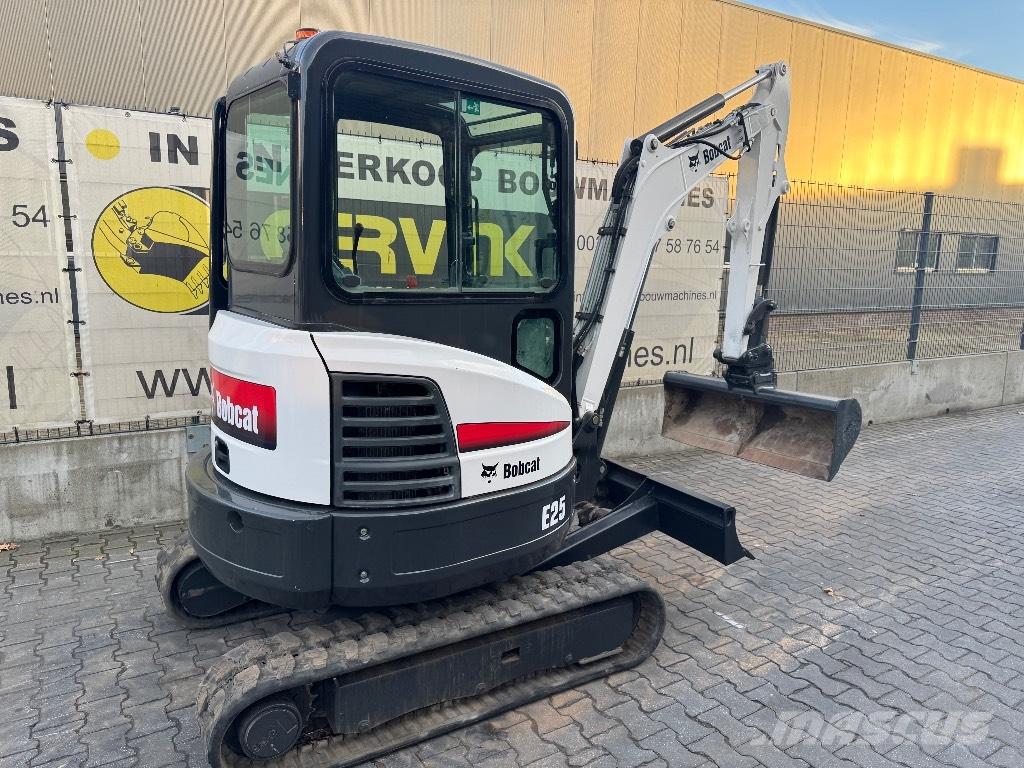 Bobcat E25 Mini bageri < 7t