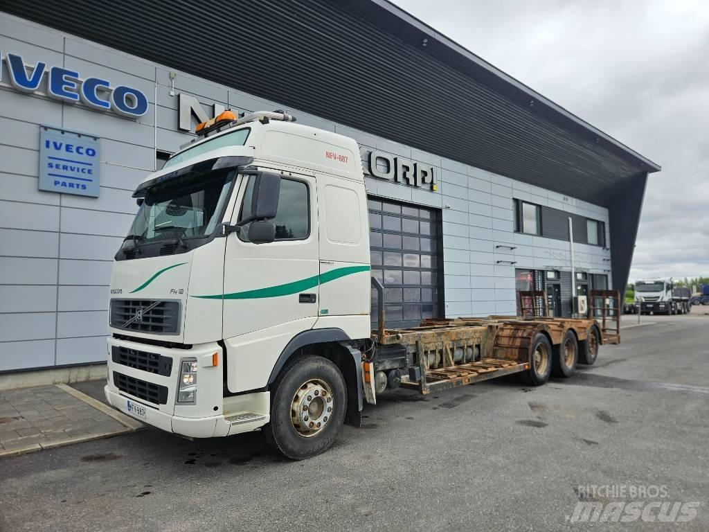 Volvo FH12 8x4 Kamioni za prevoz šumarskih mašina