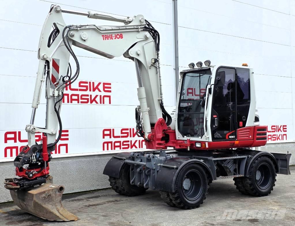 Takeuchi TB 295 W Bageri točkaši