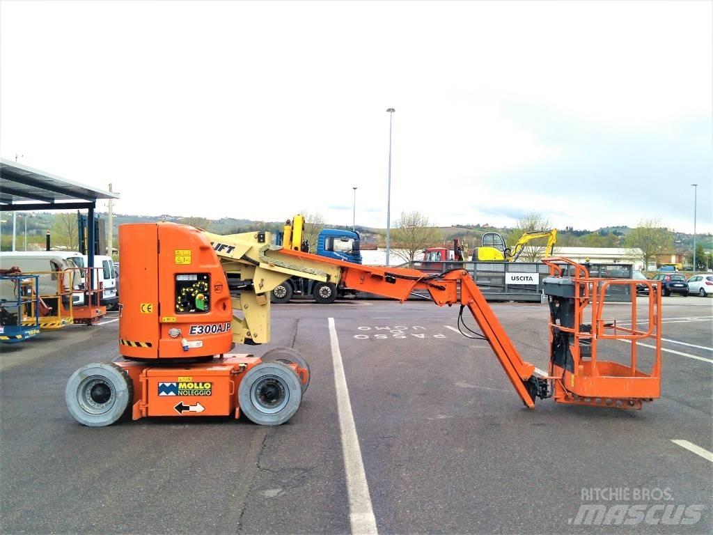 JLG E 300 AJP Zglobne podizne platforme