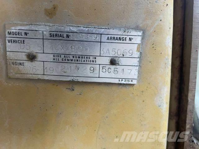 CAT D5B 44x890 Buldožeri guseničari