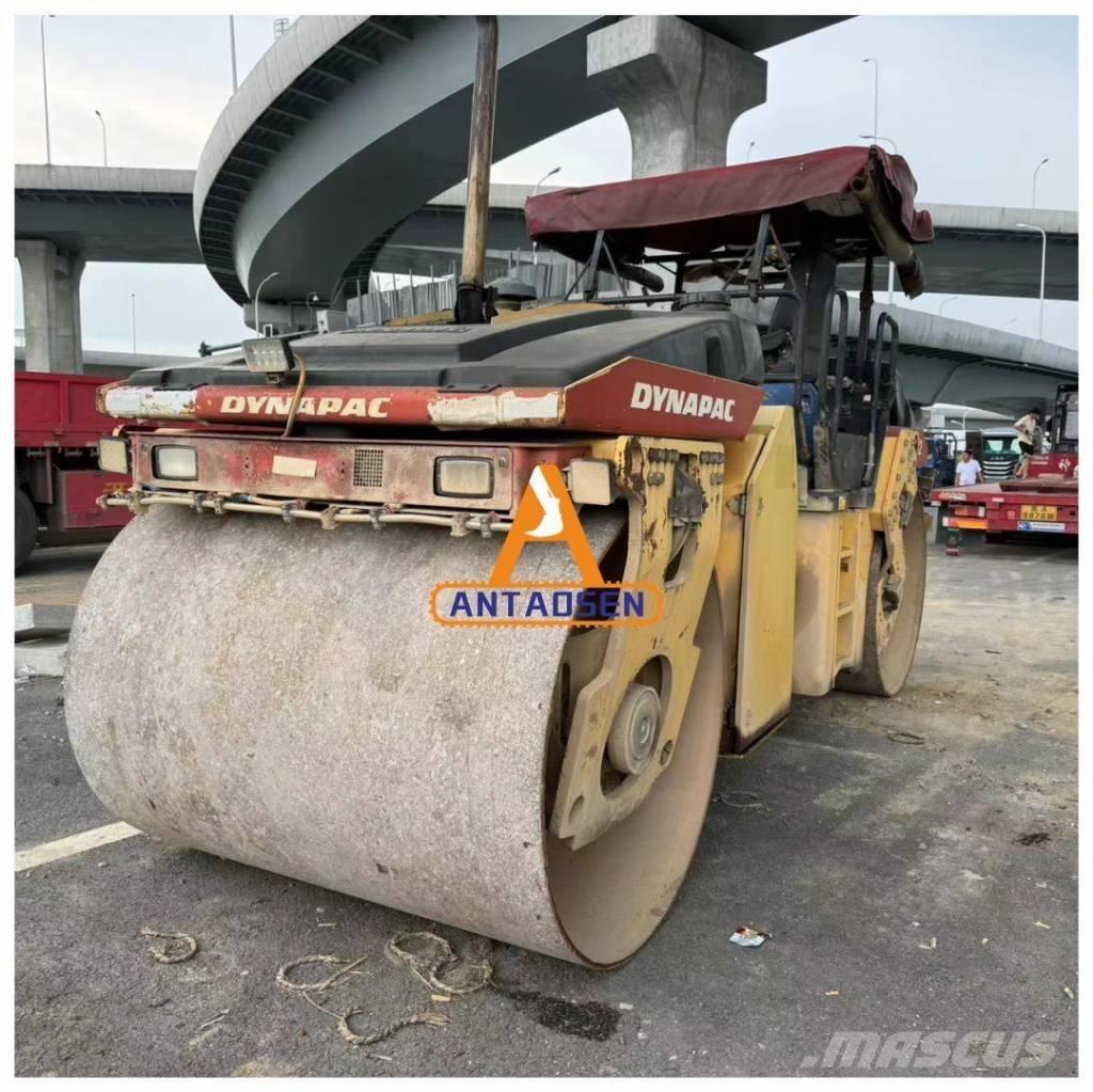 Dynapac CC422 Valjci sa duplim bubnjem