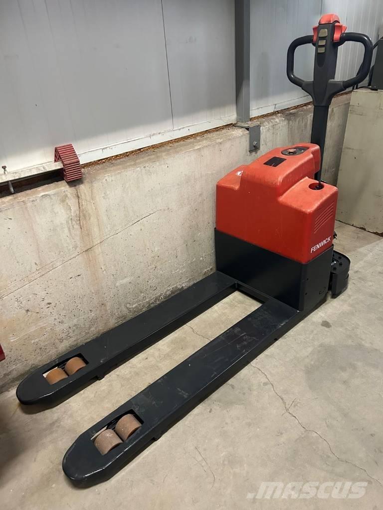 Linde MT 15 Nisko podizni električni viljuškar