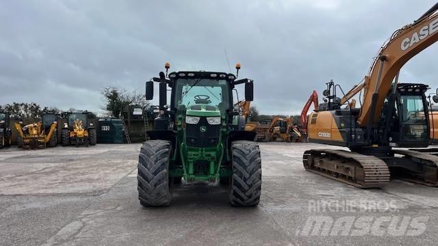 John Deere 6175 R Traktori