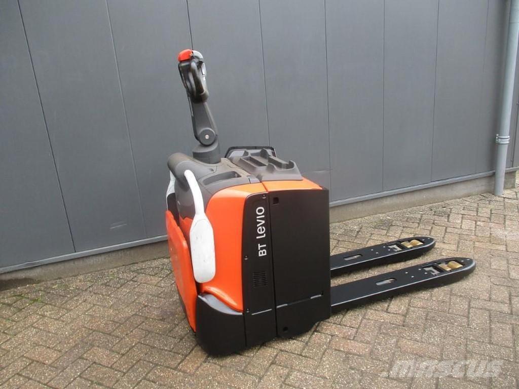 Toyota LPE200 Nisko podizni električni viljuškar sa stajalištom