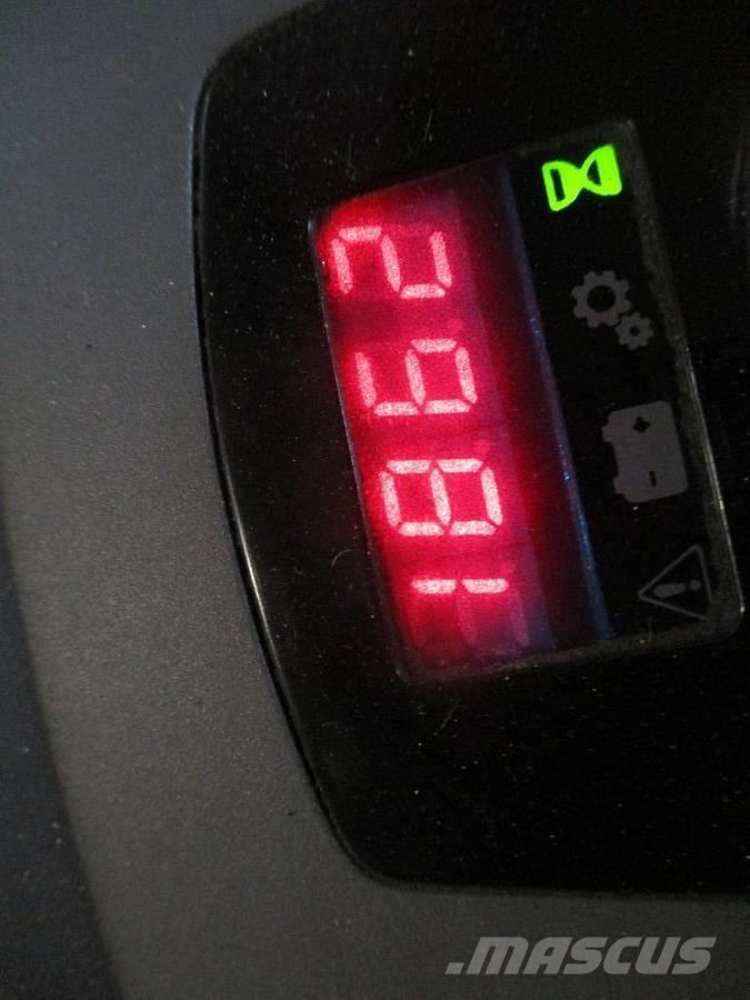 Toyota LPE200 Nisko podizni električni viljuškar sa stajalištom