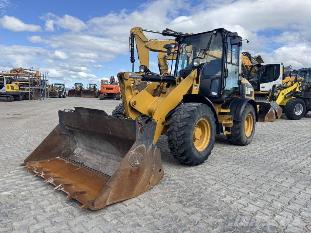 CAT 908M Utovarivači na točkove