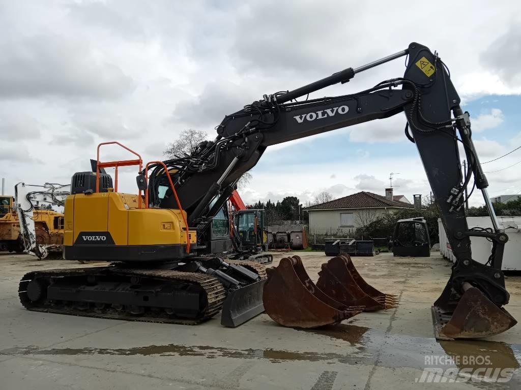 Volvo ECR235EL Bageri guseničari