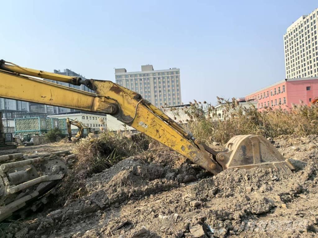 Komatsu PC 200-6 Polovni amfibijski bageri