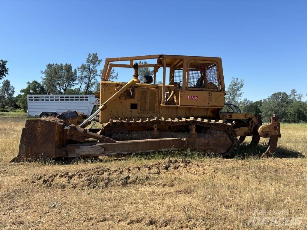 Komatsu D 85-12 Buldožeri guseničari