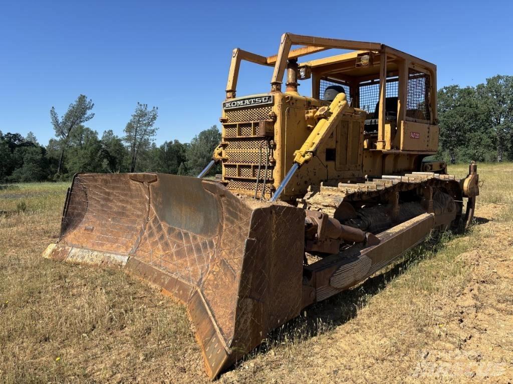 Komatsu D 85-12 Buldožeri guseničari