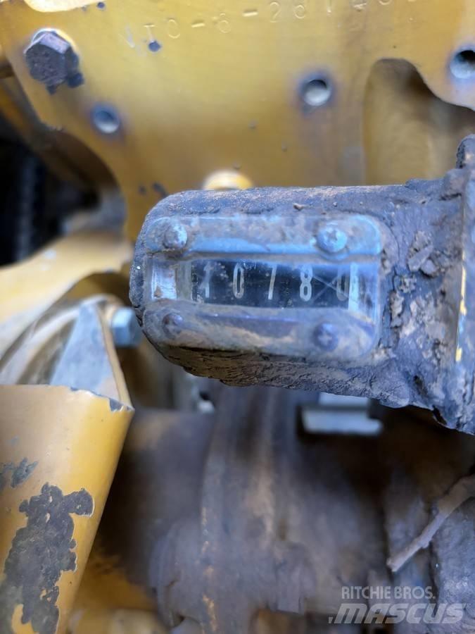 Komatsu D 85-12 Buldožeri guseničari