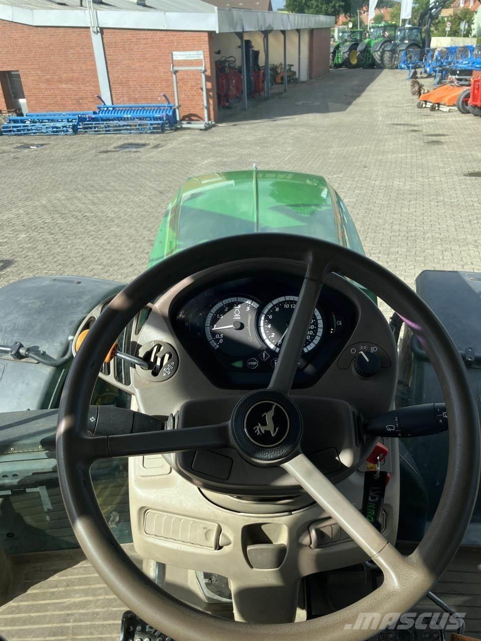 John Deere 6155R Traktori
