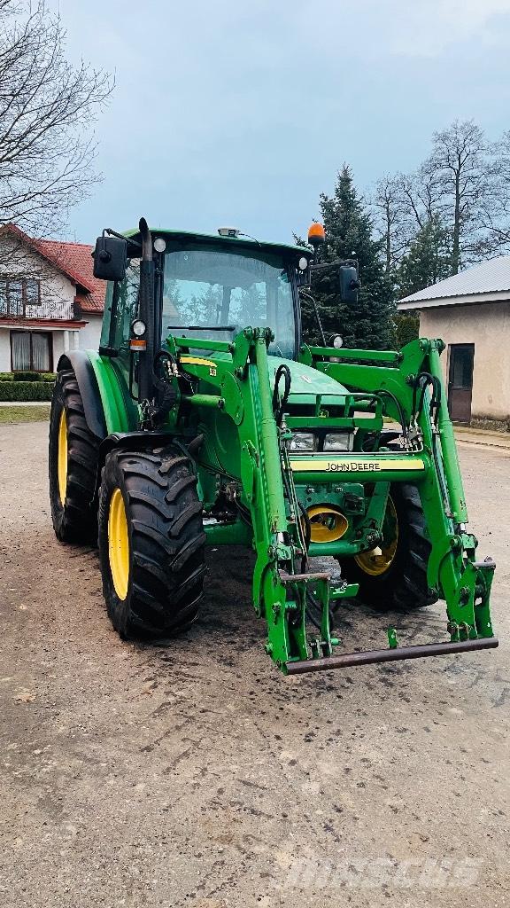 John Deere 5820 Traktori