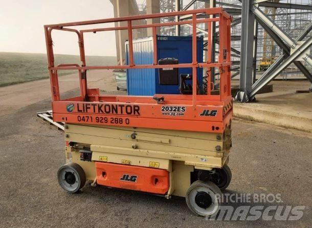 JLG 2032 ES Makazaste platforme