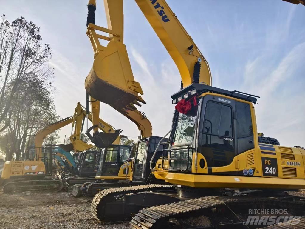 Komatsu PC240-8 Midi bageri 7t – 12t