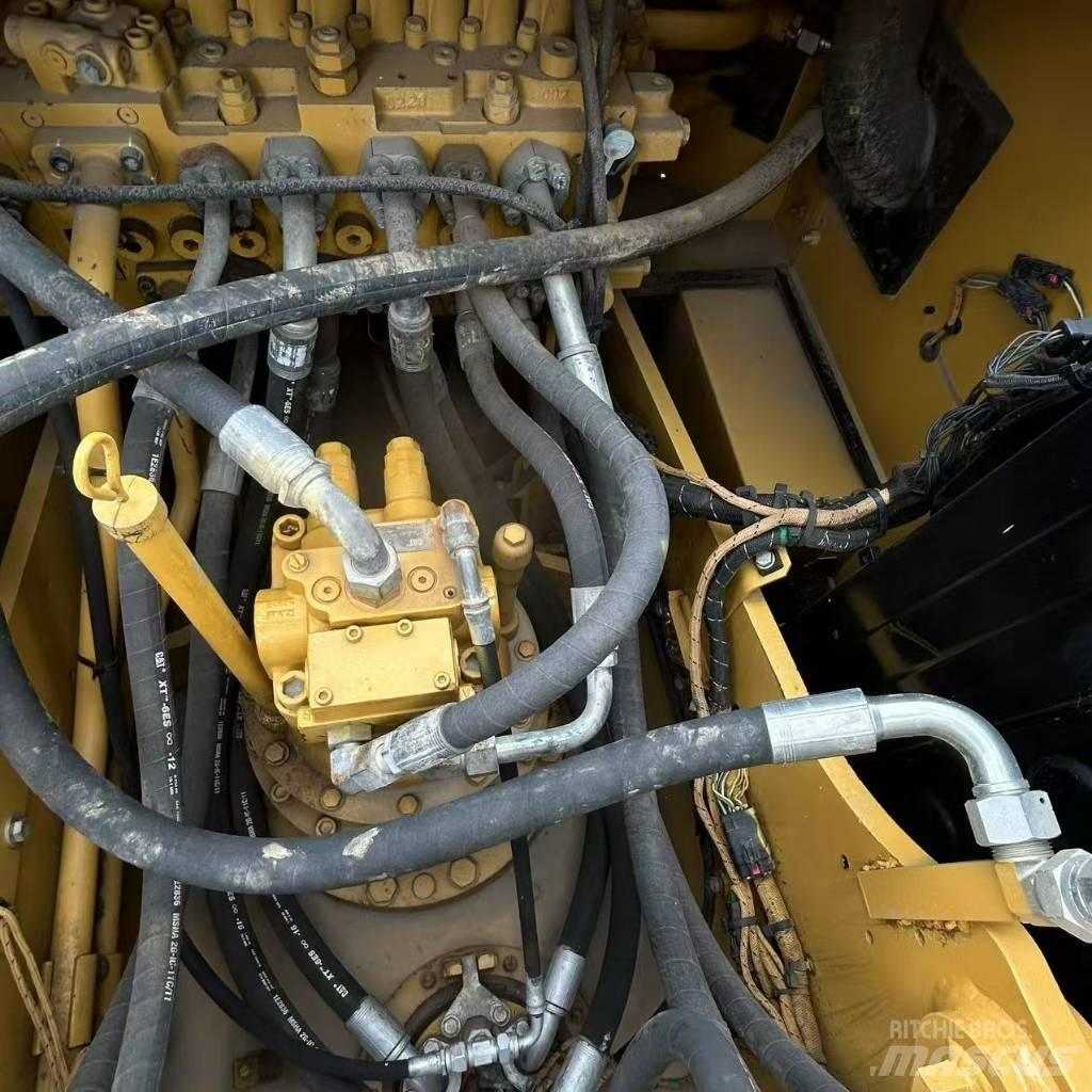 CAT 320 GC Bageri guseničari