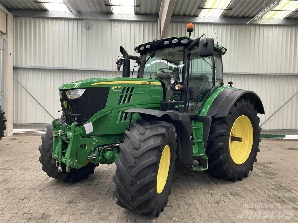 John Deere 6215R Traktori