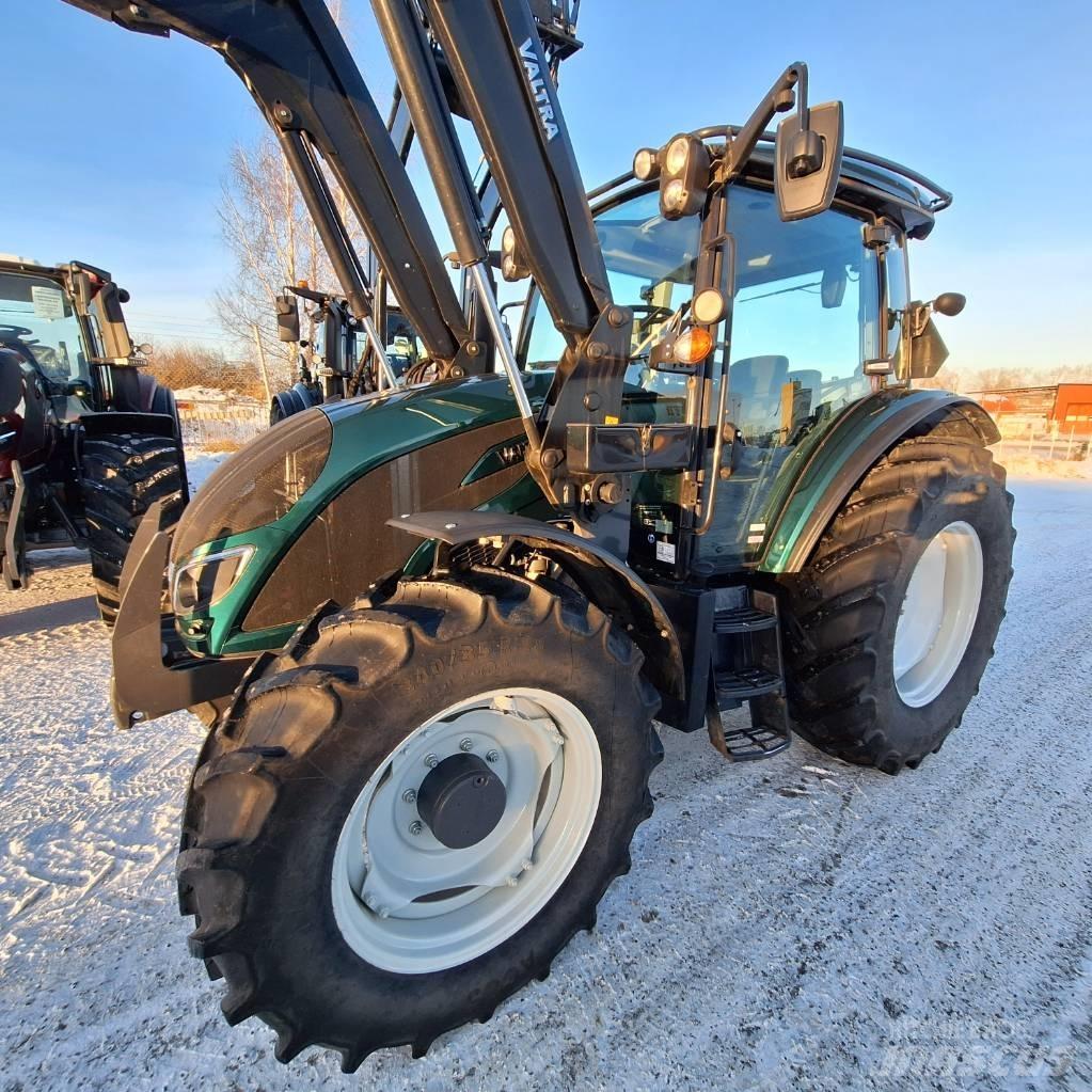Valtra A114 MH4+L Traktori