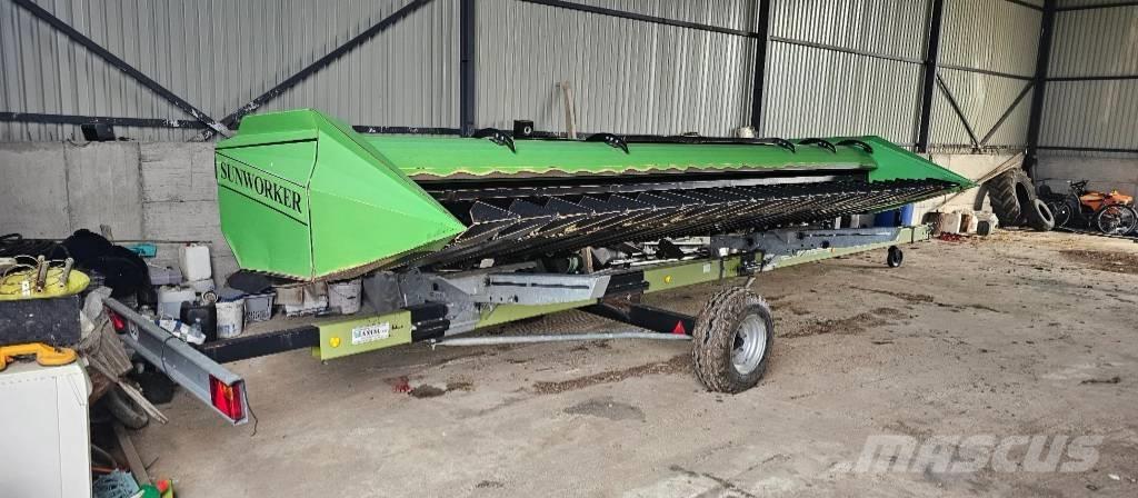 CLAAS Tucano 440 Kombajni