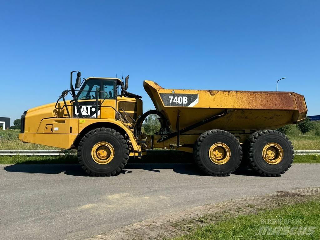 CAT 740B Zglobni damperi
