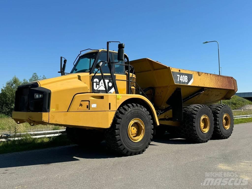 CAT 740B Zglobni damperi