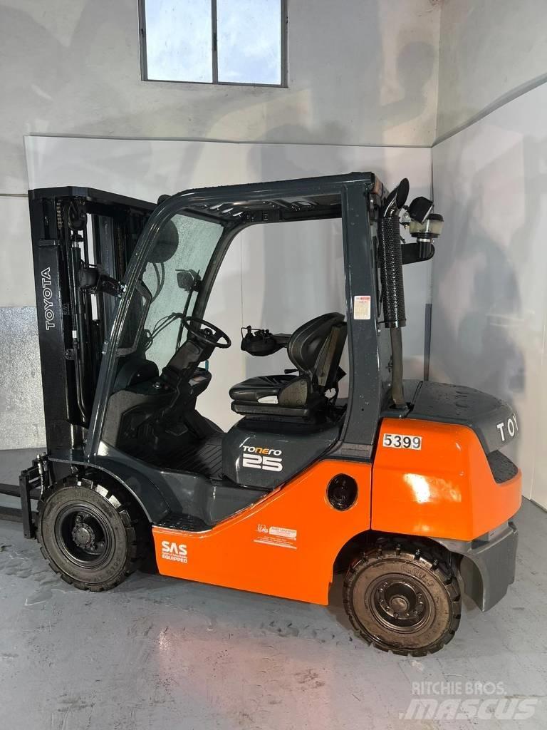 Toyota 02-8 FD F 25 Dizelski viljuškari
