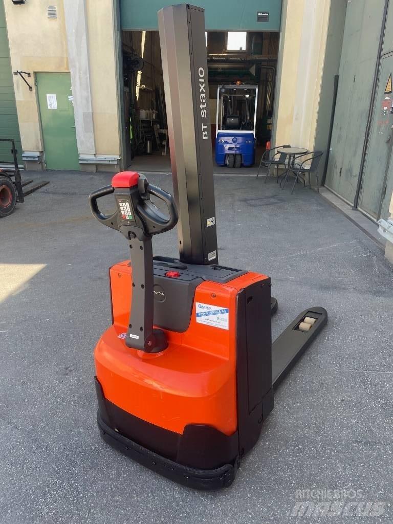 BT SWE080L Ručni električni viljuškar