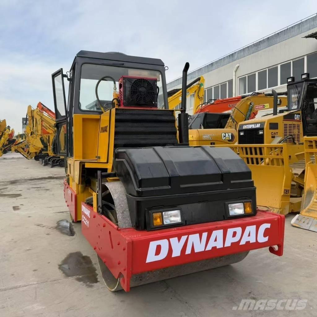 Dynapac CC 211 Valjci sa duplim bubnjem
