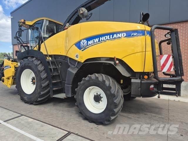 New Holland FR700 Mašine za stočnu hranu sa sopstvenim pogonom