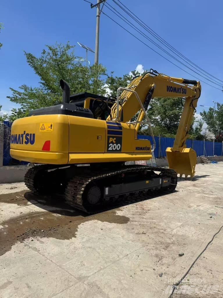 Komatsu PC 200 8N Bageri guseničari