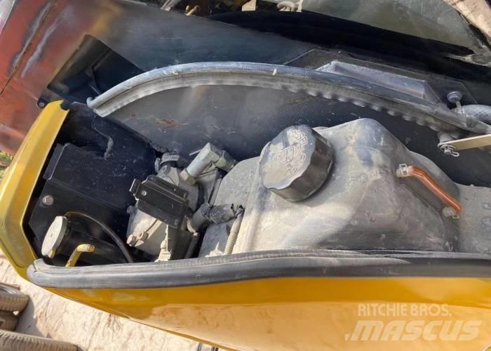 Komatsu PC30 Bageri guseničari