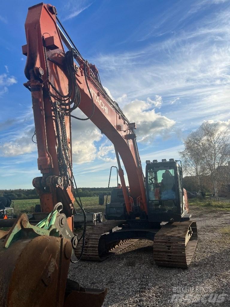 Hitachi ZX 210 Bageri guseničari