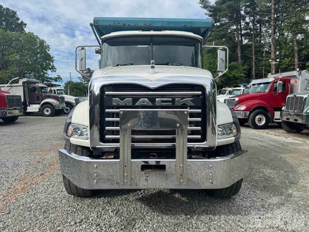 Mack Granite CT 713 Kiperi kamioni