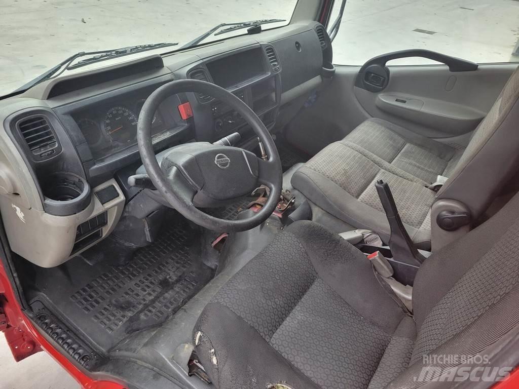 Nissan Cabstar Kabine i unutrašnjost