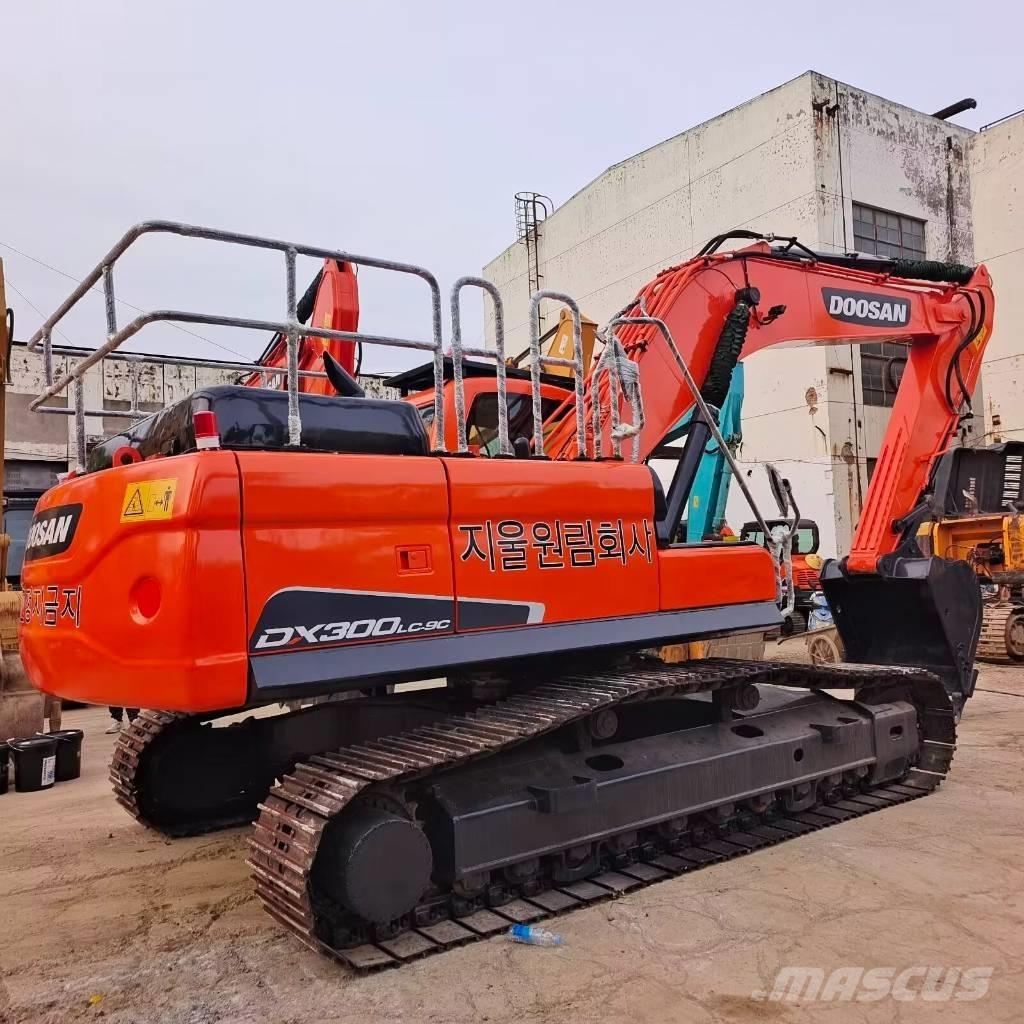Doosan DX 300 Bageri guseničari