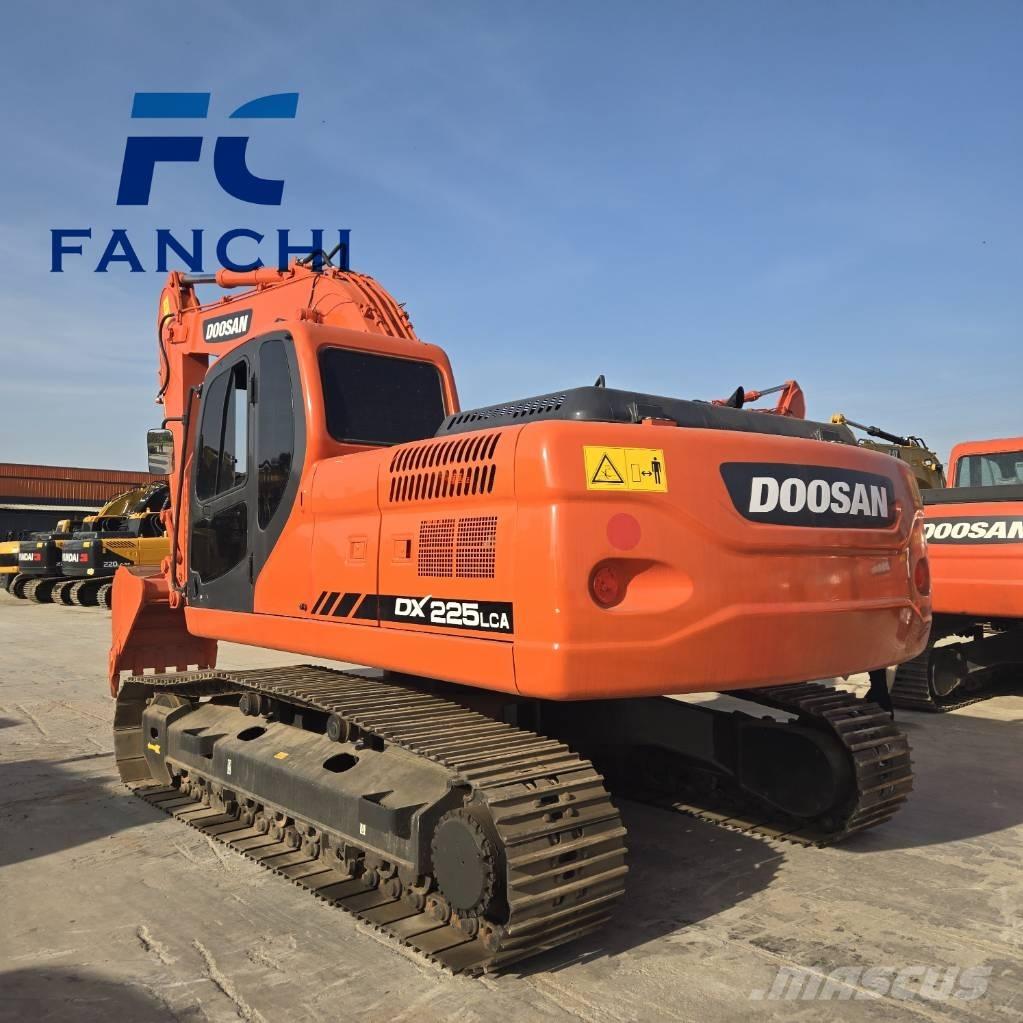 Doosan DX 225 LC Bageri guseničari