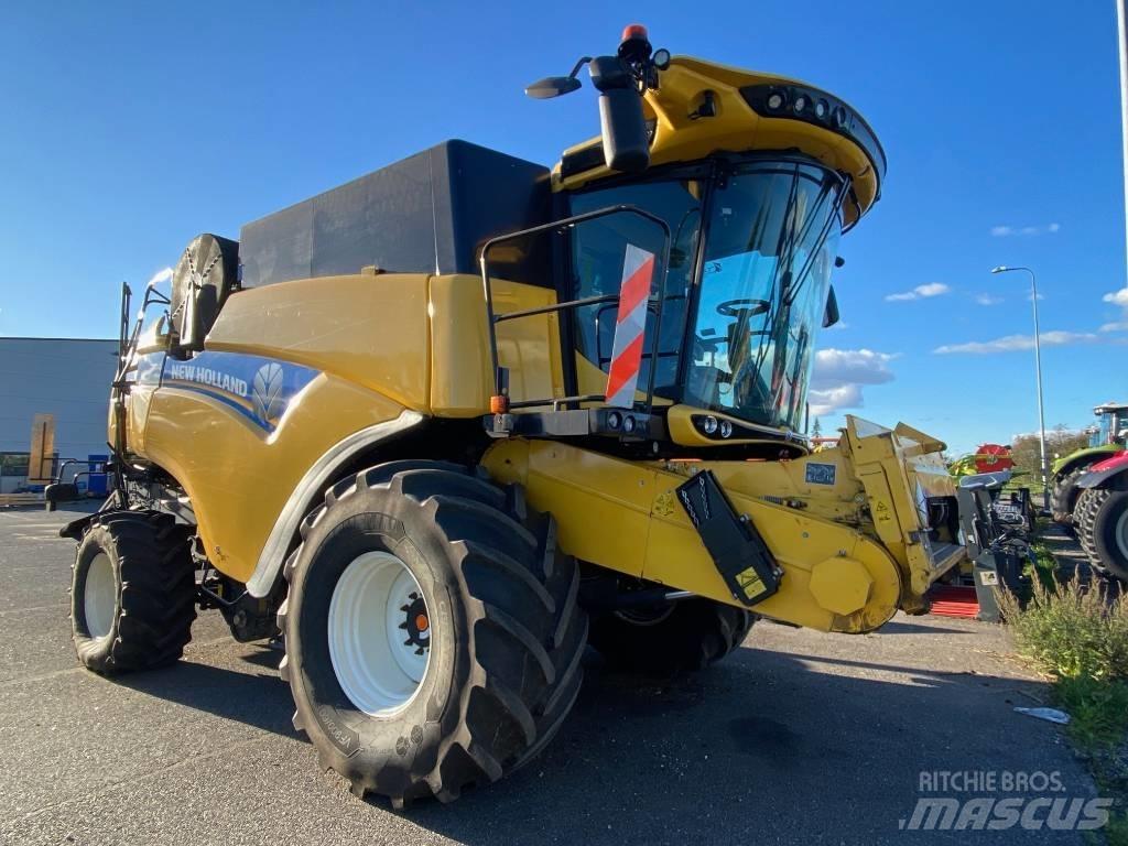 New Holland CX 8.90 Kombajni