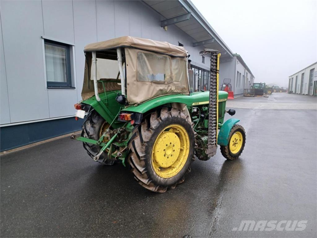 John Deere 820 Traktori