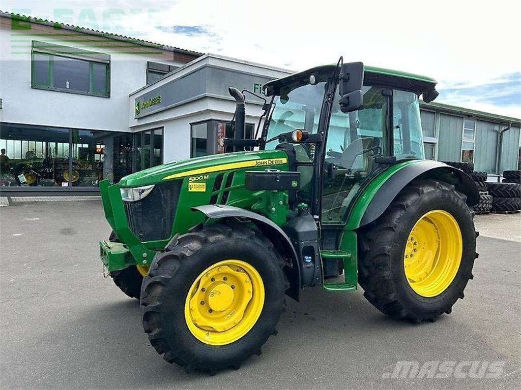 John Deere 5100m Traktori
