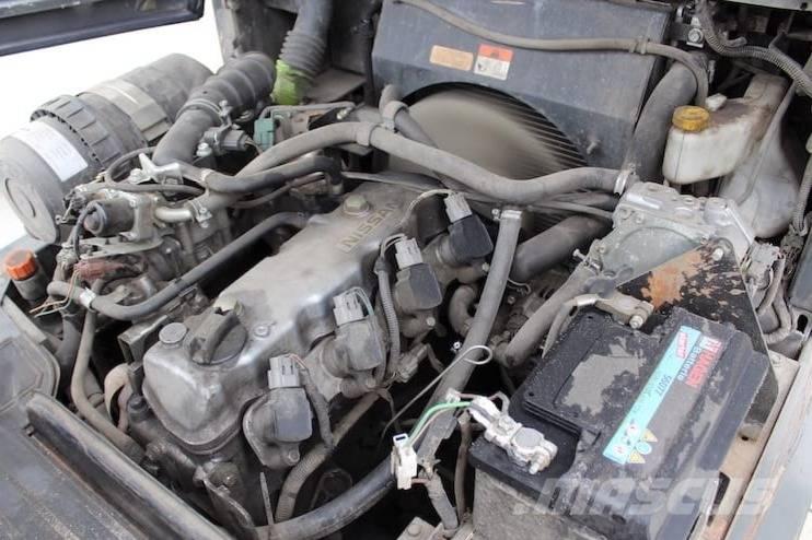 Nissan DX25LPG Plinski viljuškari