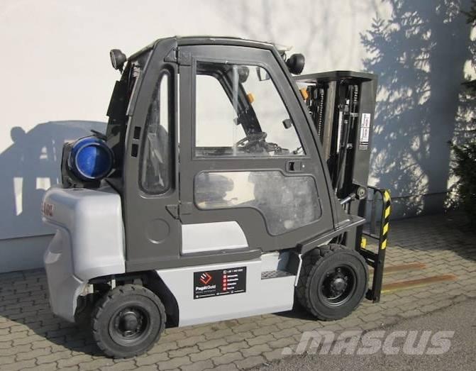 Nissan DX25LPG Plinski viljuškari
