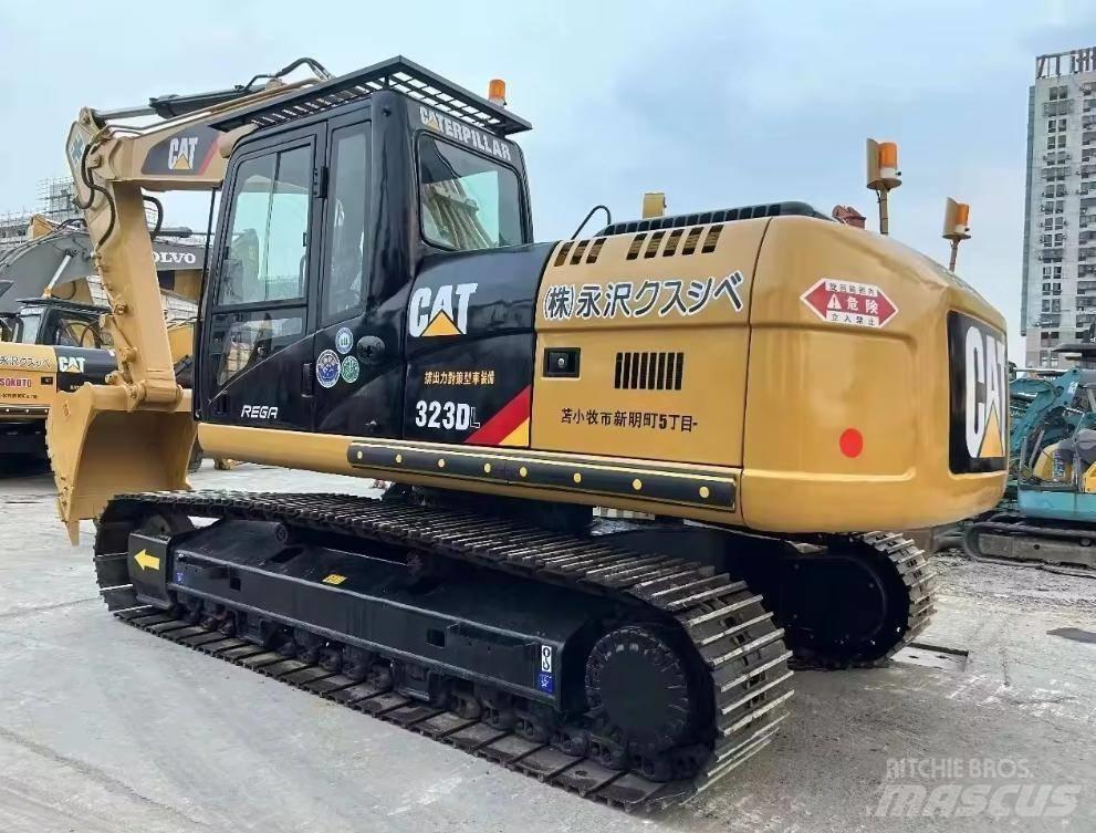 CAT 323 Bageri guseničari